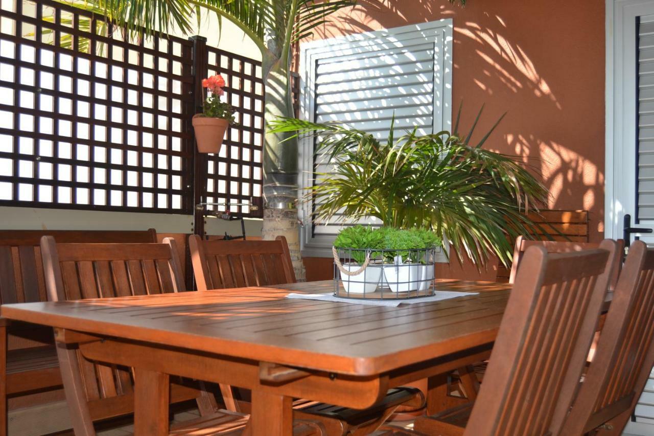 Apartamento Vacacional Atico Frente Al Mar Candelaria Exterior foto