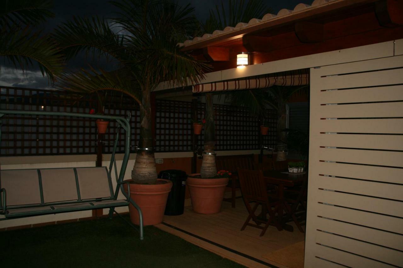 Apartamento Vacacional Atico Frente Al Mar Candelaria Exterior foto